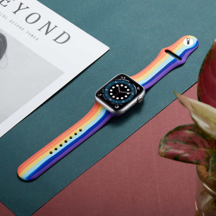 Bracelet de montre en silicone arc-en-ciel pour la série Apple Watch, 7 45mm / 6 & SE & 5 & 4 44mm / 3 & 2 & 1 42mm, 7 41mm / 6 & SE & 5 & 4 40mm / 3 & 2 & 1 38mm