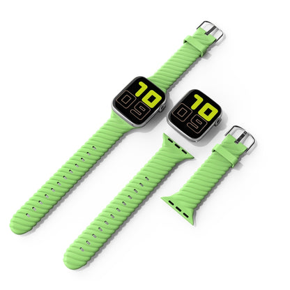 Bracelet de montre de remplacement en silicone Twist de couleur unie pour la série Apple Watch, 7 41mm / 6 & SE & 5 & 4 40mm / 3 & 2 & 1 38mm, 7 45mm / 6 & SE & 5 & 4 44mm / 3 & 2 & 1 42mm
