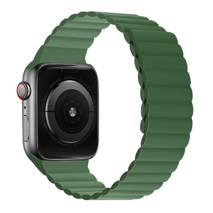 Bracelet de montre à sangle courte intégrée magnétique en silicone pour la série Apple Watch, 7 41mm / 6&SE&5&4 40mm / 3&2&1 38mm, 7 45mm / 6&SE&5&4 44mm / 3&2&1 42mm