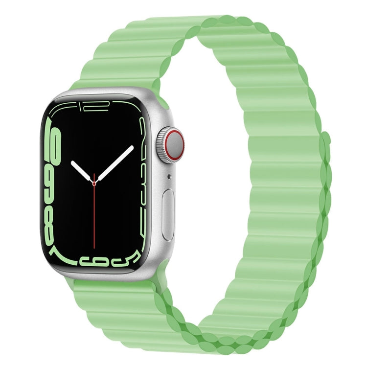 Bracelet de montre magnétique en silicone pour la série Apple Watch, 7 45mm / 6&SE&5&4 44mm / 3&2&1 42mm, 7 41mm / 6&SE&5&4 40mm / 3&2&1 38mm