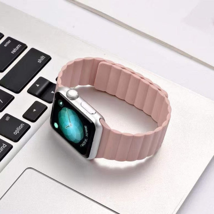 Bracelet de montre à boucle magnétique pour Apple Watch Series 6 & SE & 5 & 4 44mm / 3 & 2 & 1 42mm, For Apple Watch Ultra 49mm / Series 8&7 45mm / SE 2&6&SE&5&4 44mm / 3&2&1 42mm, For Apple Watch Series 7 45mm / 6 & SE & 5 & 4 44mm / 3 & 2 & 1 42mm