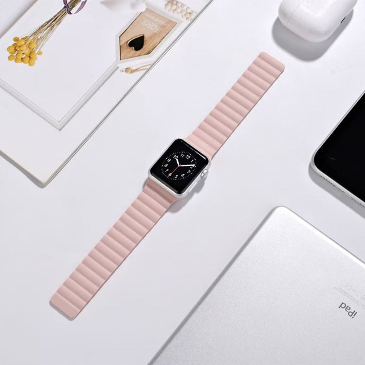 Bracelet de montre à boucle magnétique pour Apple Watch Series 6 & SE & 5 & 4 44mm / 3 & 2 & 1 42mm, For Apple Watch Ultra 49mm / Series 8&7 45mm / SE 2&6&SE&5&4 44mm / 3&2&1 42mm, For Apple Watch Series 7 45mm / 6 & SE & 5 & 4 44mm / 3 & 2 & 1 42mm