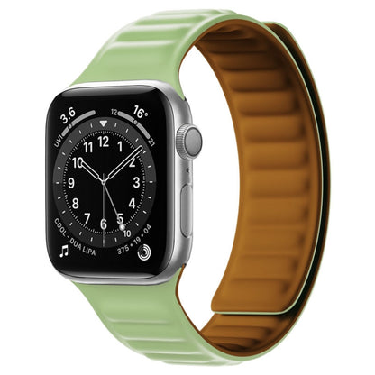 Bracelet de montre à bracelet magnétique en silicone pour la série Apple Watch, 7 41mm / 6&SE&5&4 40mm / 3&2&1 38mm, 7 45mm / 6&SE&5&4 44mm / 3&2&1 42mm