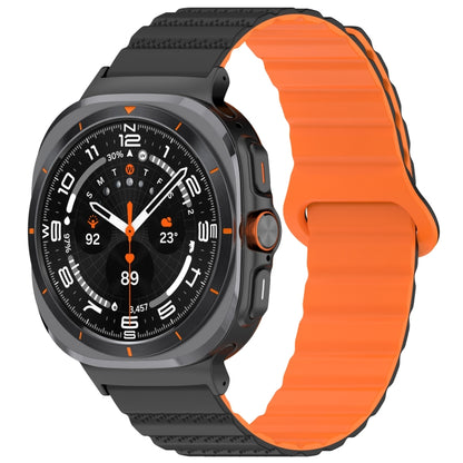 Bracelet de montre magnétique en silicone bicolore à motif pois pour Samsung Galaxy Watch Ultra 47 mm